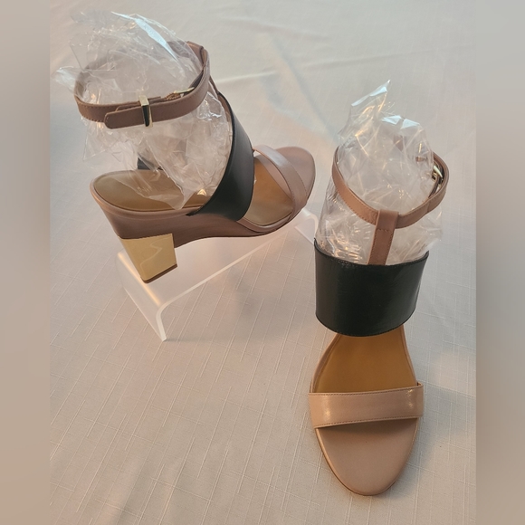 Nine West, Black-Nude, size 8 - Picture 3 of 4